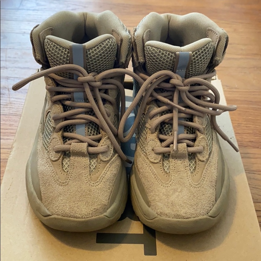 ❌SOLD❌ Yeezy DSRT BT (Rock)